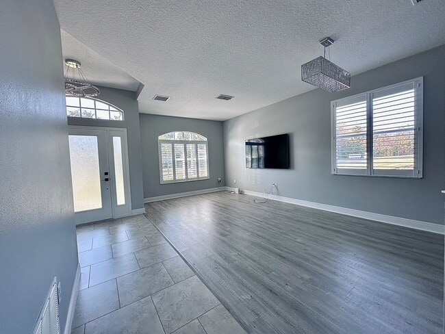 Photo - 107 Monroe View Trail