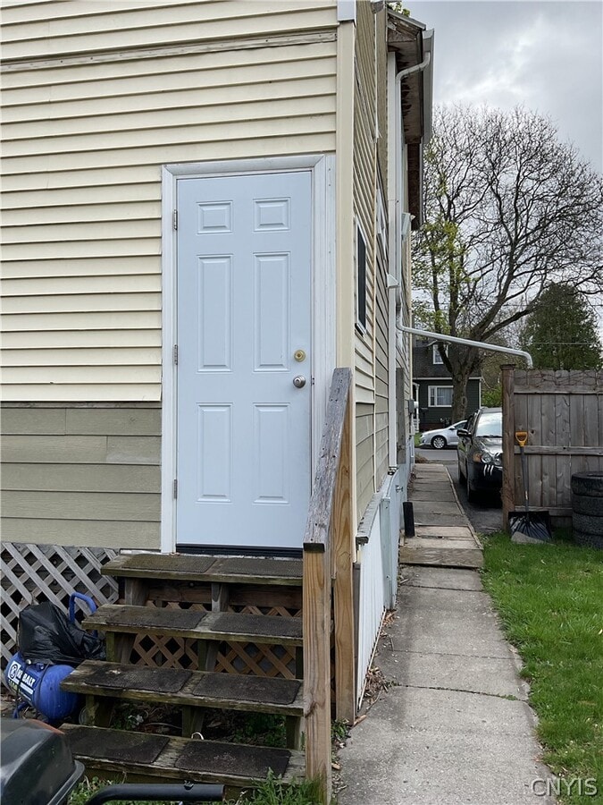 Photo - 104 Franklin St
