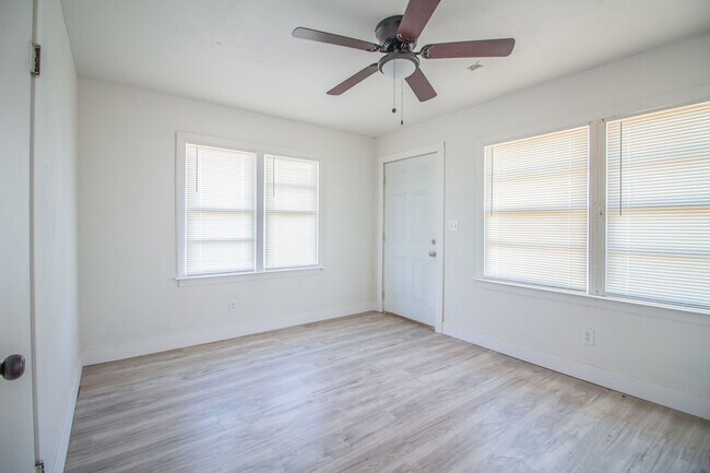 Photo - 302 Avenue U Unit C