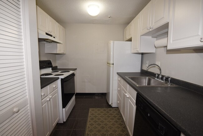 Photo - 135 Grove St Unit 133
