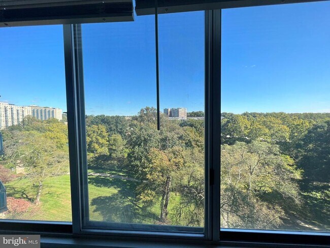 Photo - 10201 Grosvenor Pl Unit 816