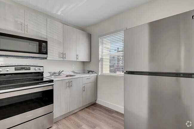 Building Photo - 1710 NW 1st Ct Unit 12 Rental