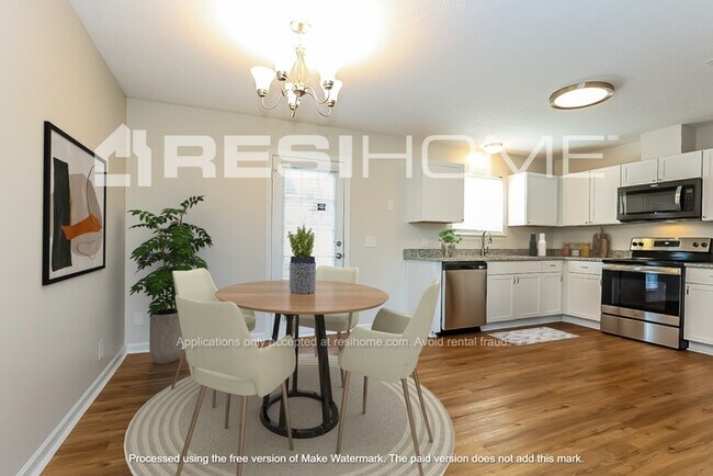 Photo - 1221 Akins Ridge Dr