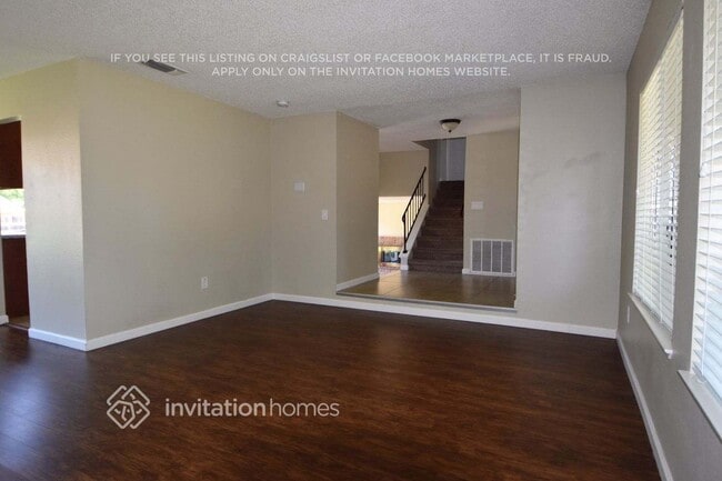 9209 Sungold Way