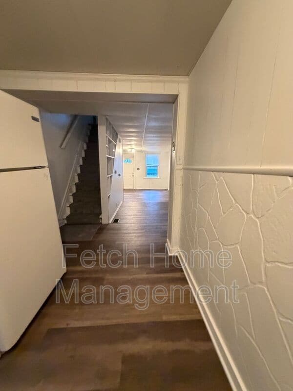 Photo - 214 W Strawberry St