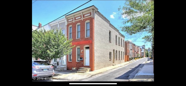 Building Photo - 3 Bed - Pets Allowed Near Patterson Park