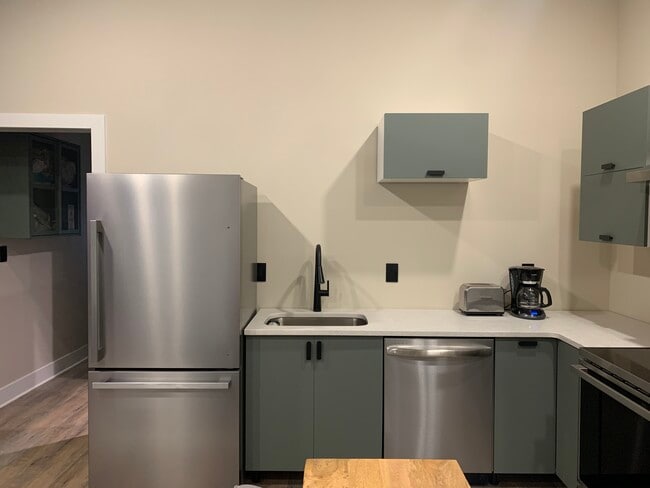 Photo - 3933 S 3rd St