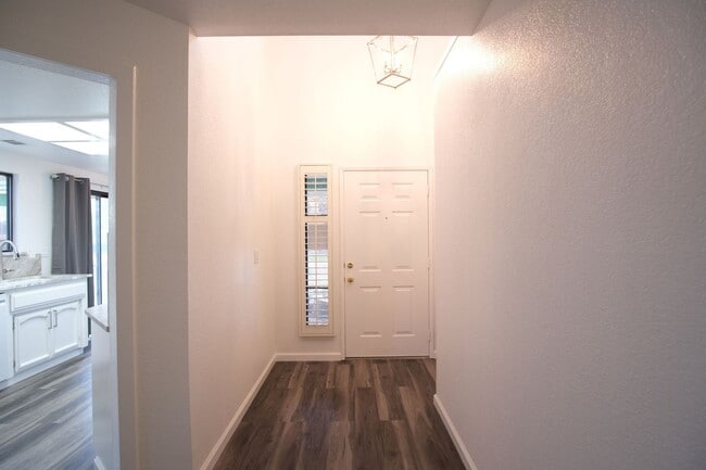 Photo - Stunning 3-Bedroom 2-bathrooom in the vibrant city of Modesto