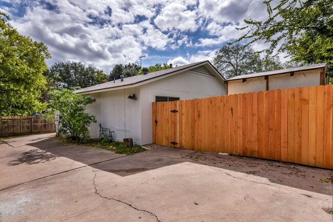 Photo - 124 W William Cannon Dr Unit ( A)