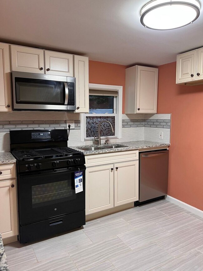 Photo - 117 Barbee Rd