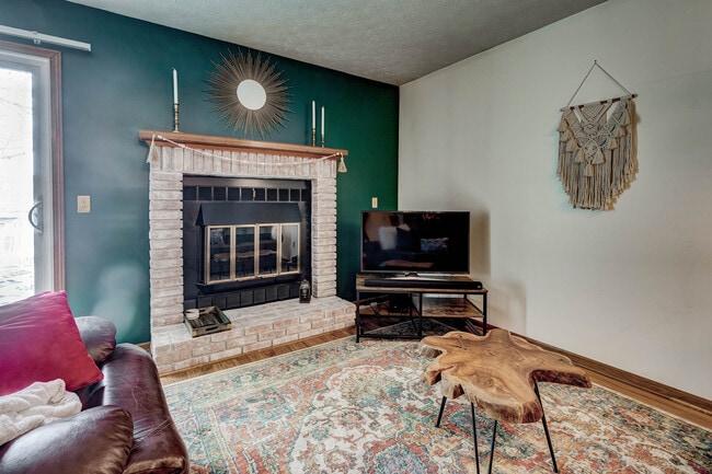 Photo - 6524 Blossomwood Cir NE