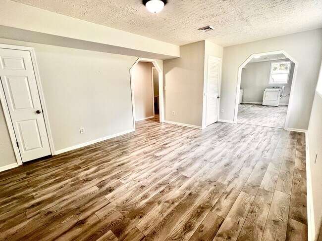 Photo - King St. Unit B