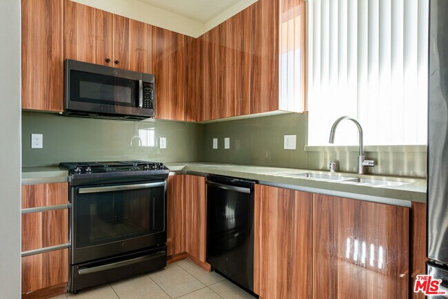 Photo - 5531 La Mirada Ave Unit 403