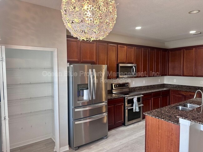 Photo - 1525 Hillview Ln