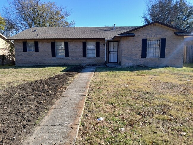 Building Photo - 3 Bedrooms, 2 Bathrooms, 2 Car Garage Near I-20 and South Polk