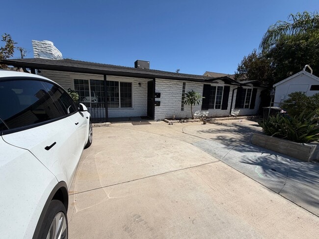 Photo - 750 N Hagar St