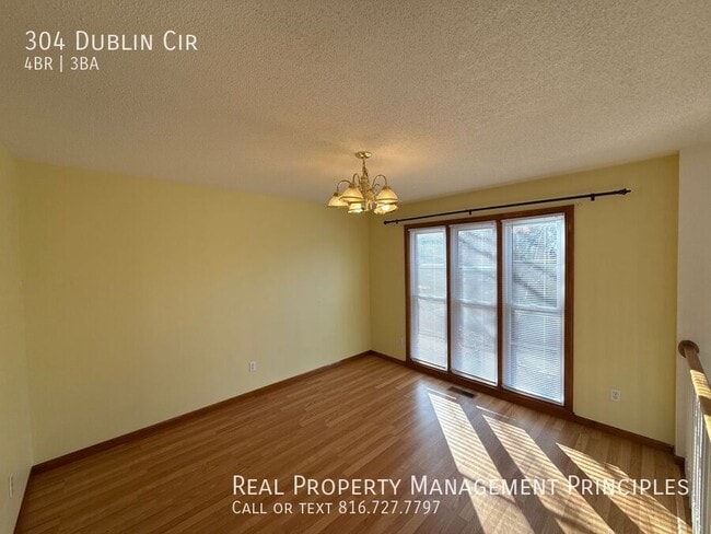 Photo - 304 Dublin Cir