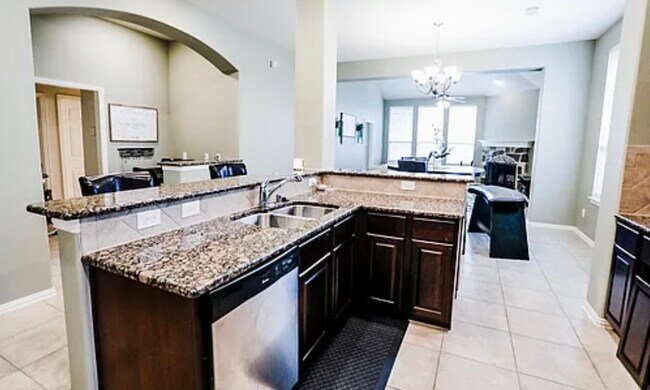 Photo - 1733 Rosson Rd