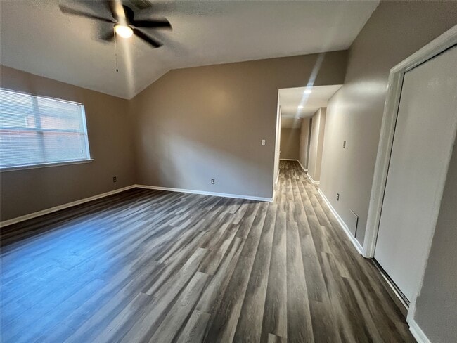 Photo - 2427 Halstead Dr