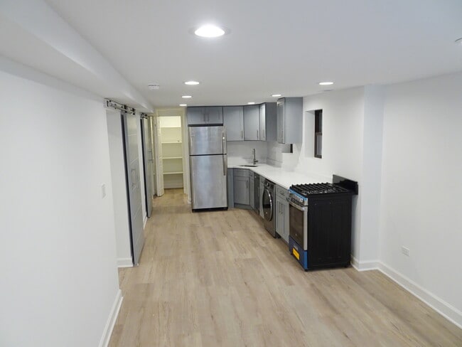 Photo - 1509 N Rockwell St Unit G