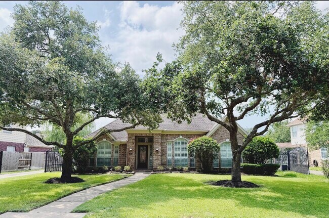Photo - 1619 Crescent Green Dr
