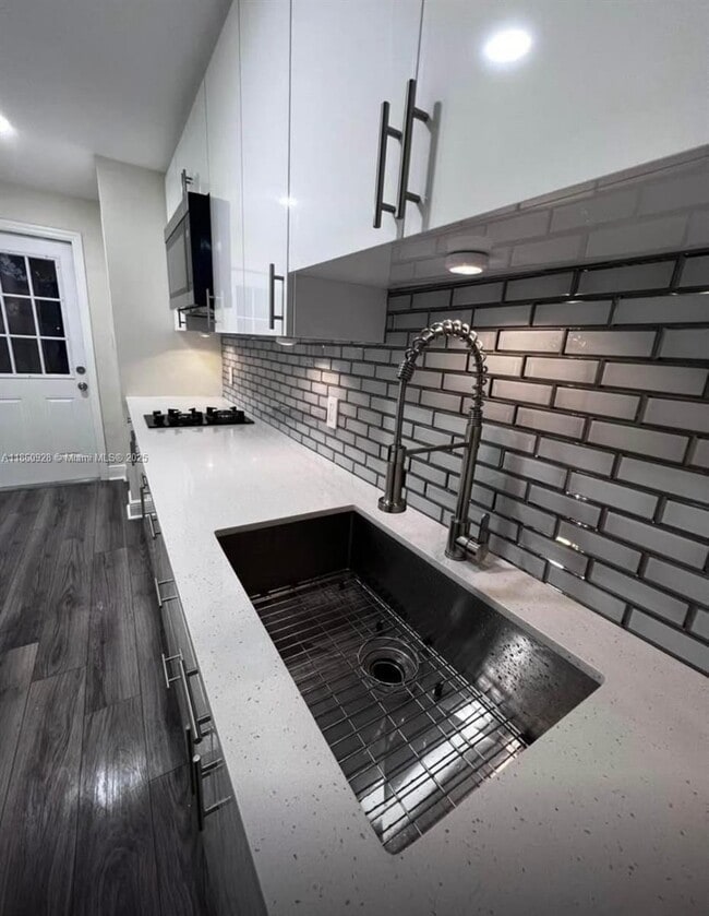 Building Photo - 30701 SW 150th Ave Unit B Rental