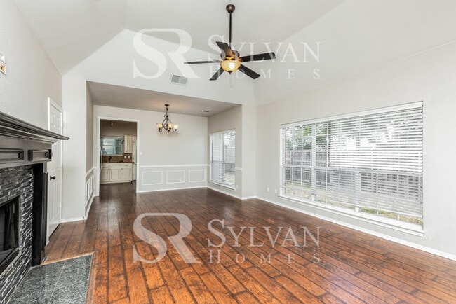 Photo - Enjoy living the good life in this 3 bedroom, 2 bathroom home