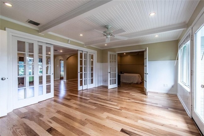 Photo - 301 Williamson Pl