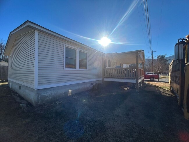 Building Photo - 101 Stone Dr