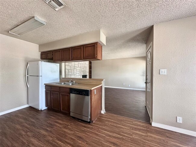 Photo - 209 E Noton St Unit 106