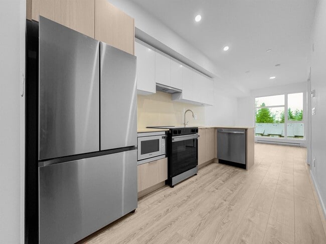 Photo - 10828-1139A 139a St Unit 4xx