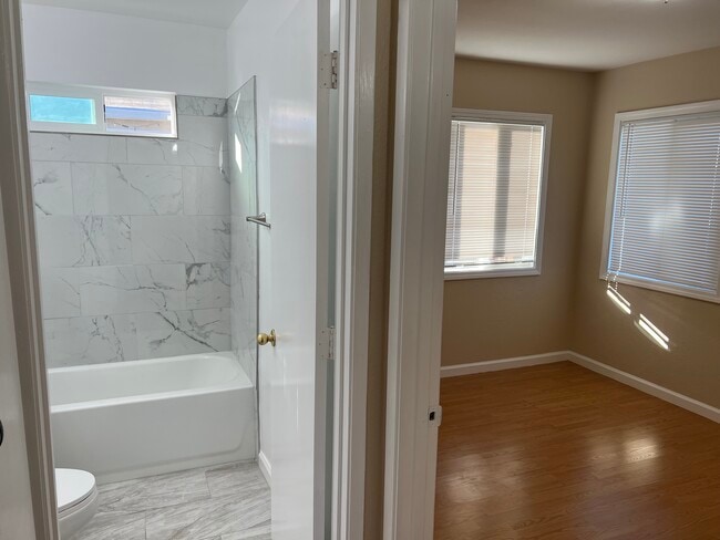 Photo - 37245 Locust St