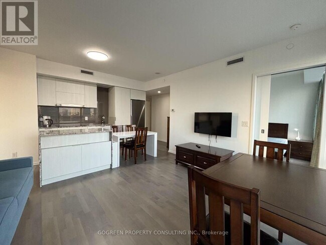Photo - 1 Bloor St E Unit 1807