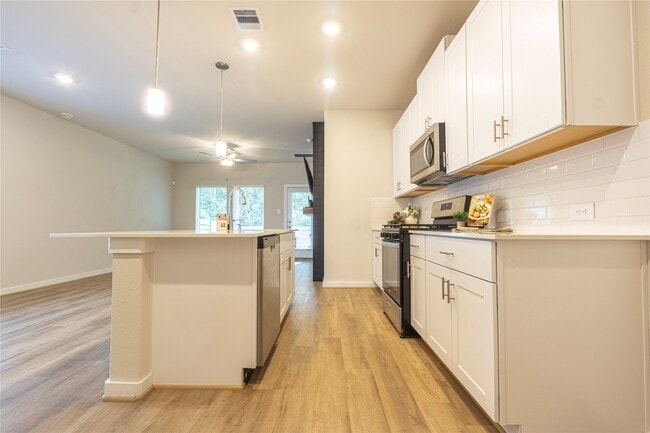 Photo - 18672 Presswood Wy Dr