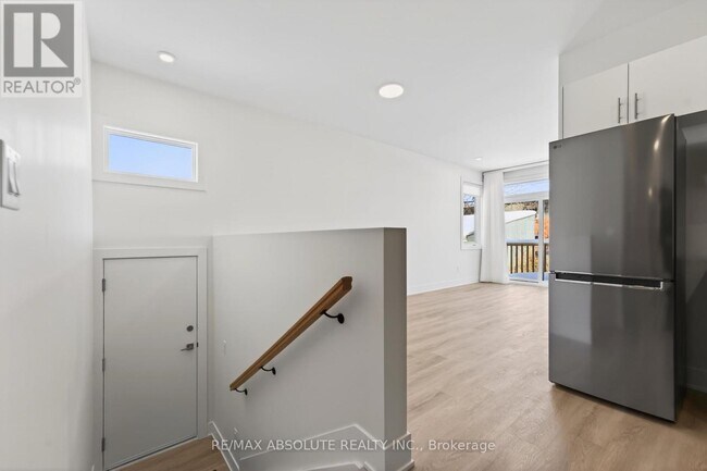 Photo - 181 Columbus Ave Unité B