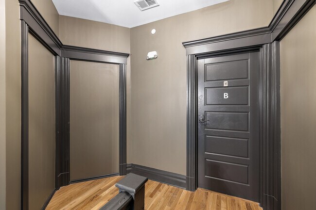 Photo - 4014 Porter St Unit B