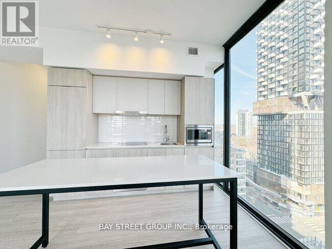 Photo - 47 Mutual St Unit 1207