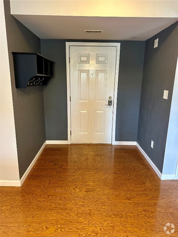 Building Photo - 6203 Spring River Dr Rental