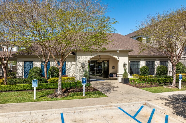 Leasing Office - Paramount at Cedar Lodge