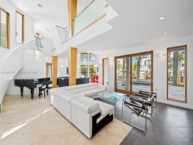 Photo - 450 Victoria Terrace