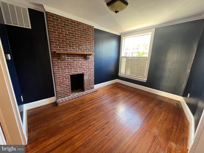 Photo - 103 E 7th St