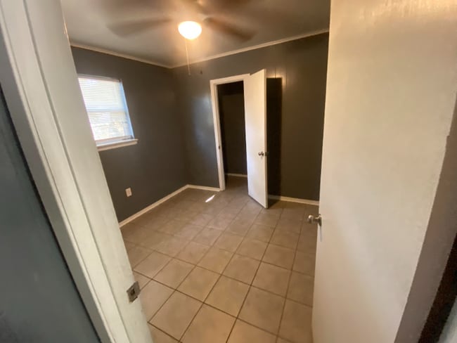 Photo - 409 Fieldcrest Dr