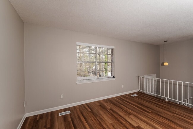 Photo - 1920 Croydon Cir