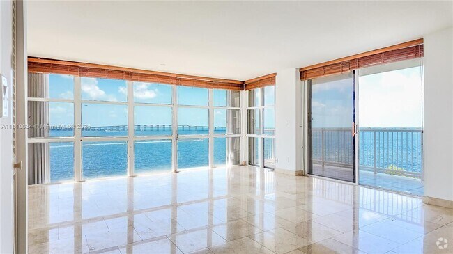 Building Photo - 1440 Brickell Bay Dr Unit 702 Rental