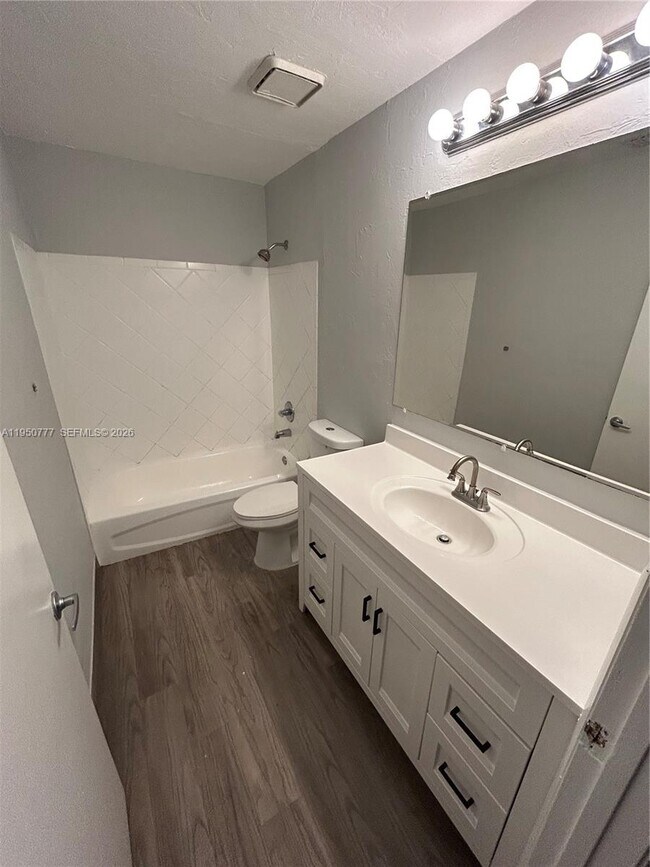 Photo - 1360 Collins Ave Unit 102