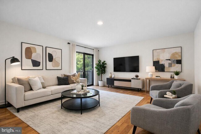 Photo - 525 N 32nd St