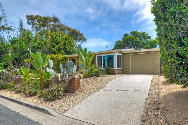 Photo - Coastal Living - Minutes from the Beach