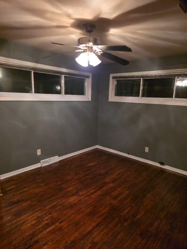 Photo - 528 Camrose Dr