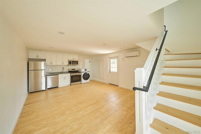 Photo - 5728 209 Unit 6D