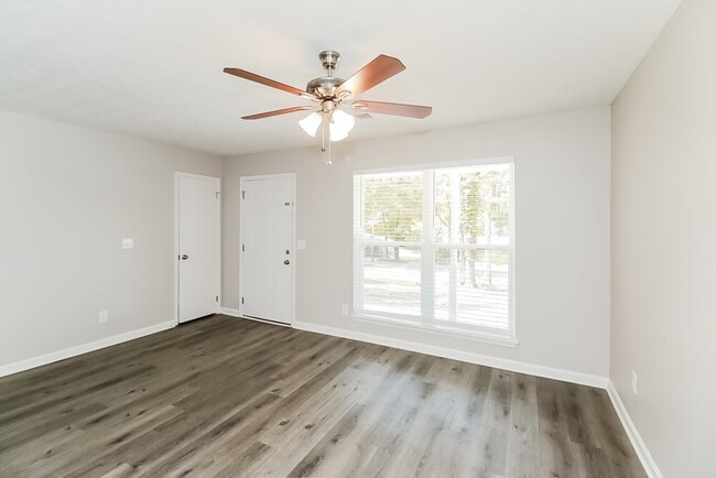 Photo - 300 N Meade Dr